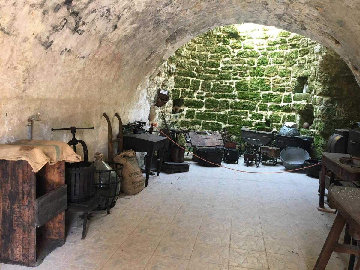 « Chez Annie » Bed & Breakfast Doue-la-Fontaine Exterior photo